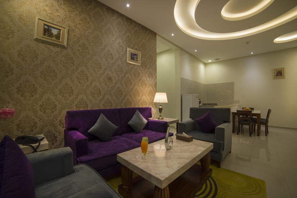 Kyan Al Yarmouk Suites Рияд Екстериор снимка